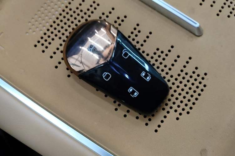 Used VOYAH Dream 2025 PHEV Four-Wheel-Drive Flagship Kunpeng Edition Vehicle Key