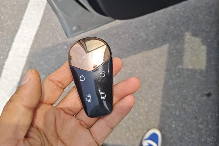 Used VOYAH Dream 2025 PHEV Four-Wheel-Drive Flagship Version – Qiankun Edition Vehicle Key