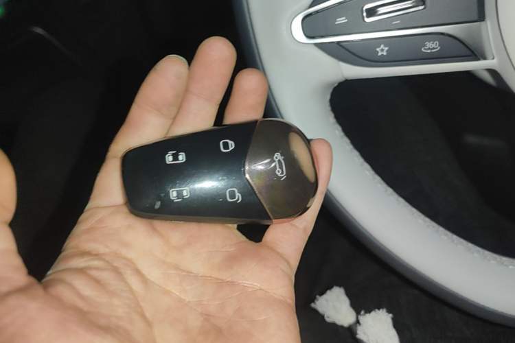 Used VOYAH Dream 2025 PHEV Four-Wheel-Drive Flagship Kunpeng Edition Vehicle Key