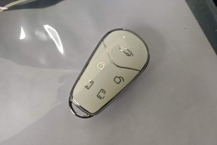 Used VOYAH Dream 2025 PHEV Four-Wheel Drive Excellence Kunpeng Edition Vehicle Key