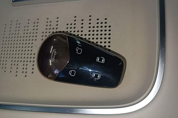Used VOYAH Dream 2025 PHEV Four-Wheel-Drive Flagship Kunpeng Edition Vehicle Key
