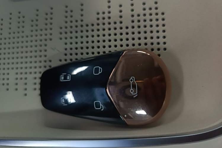 Used VOYAH Dream 2025 PHEV Four-Wheel-Drive Flagship Kunpeng Edition Vehicle Key