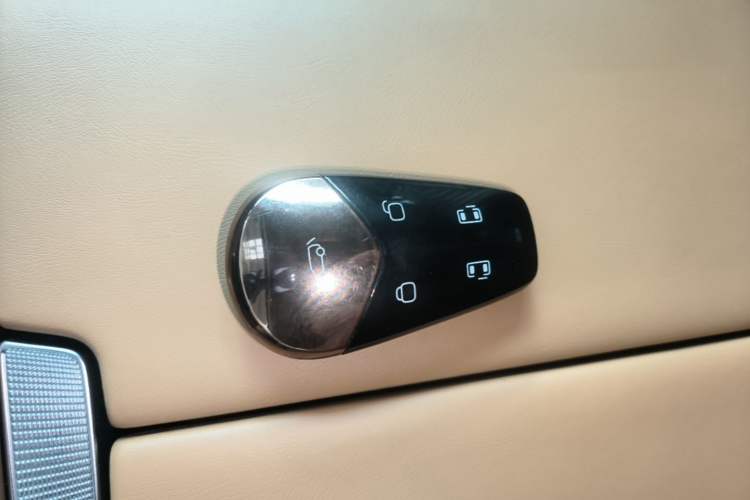 Used VOYAH Dream 2025 PHEV Four-Wheel-Drive Flagship Kunpeng Edition Vehicle Key