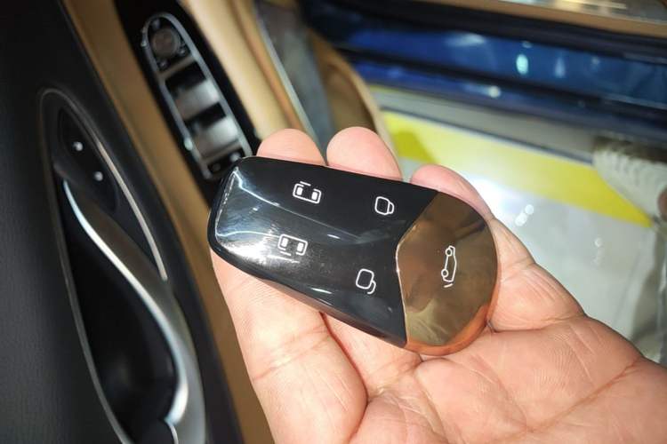 Used VOYAH Dream 2025 PHEV Four-Wheel-Drive Flagship Kunpeng Edition Vehicle Key