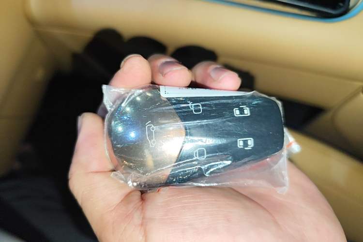 Used VOYAH Dream 2025 PHEV Four-Wheel Drive Prestige Qiankun Edition Vehicle Key
