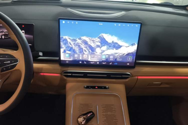 Used VOYAH Dream 2025 PHEV Four-Wheel Drive Prestige Qiankun Edition Audio And AC Panel