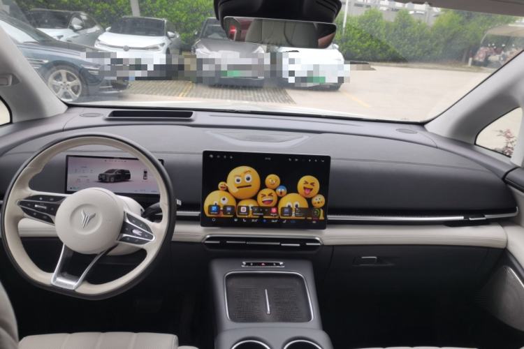 Used VOYAH Dream 2025 PHEV Four-Wheel-Drive Flagship Version – Qiankun Edition Center Console