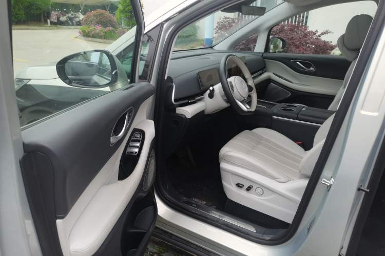 Used VOYAH Dream 2025 PHEV Four-Wheel-Drive Flagship Version – Qiankun Edition Driver Seat