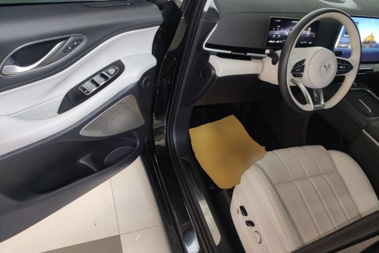 Used VOYAH Dream 2025 PHEV Four-Wheel-Drive Flagship Version – Qiankun Edition Driver Seat