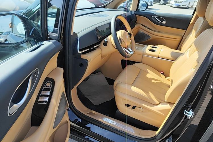 Used VOYAH Dream 2025 PHEV Four-Wheel-Drive Flagship Kunpeng Edition Driver Seat