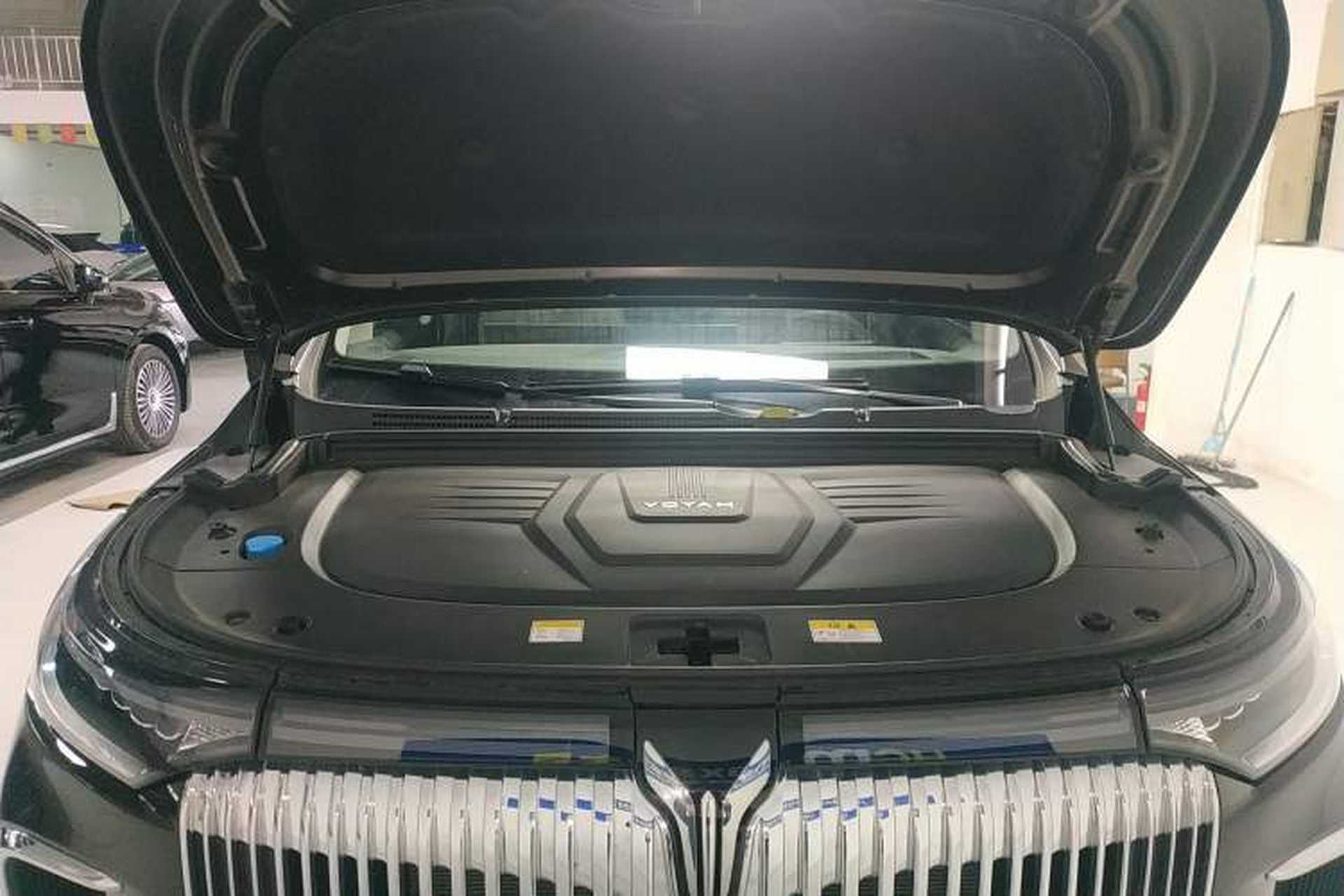 Used VOYAH Dream 2025 PHEV Four-Wheel-Drive Flagship Kunpeng Edition Engine Bay