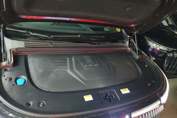 Used VOYAH Dream 2025 PHEV Four-Wheel-Drive Flagship Kunpeng Edition Engine Bay