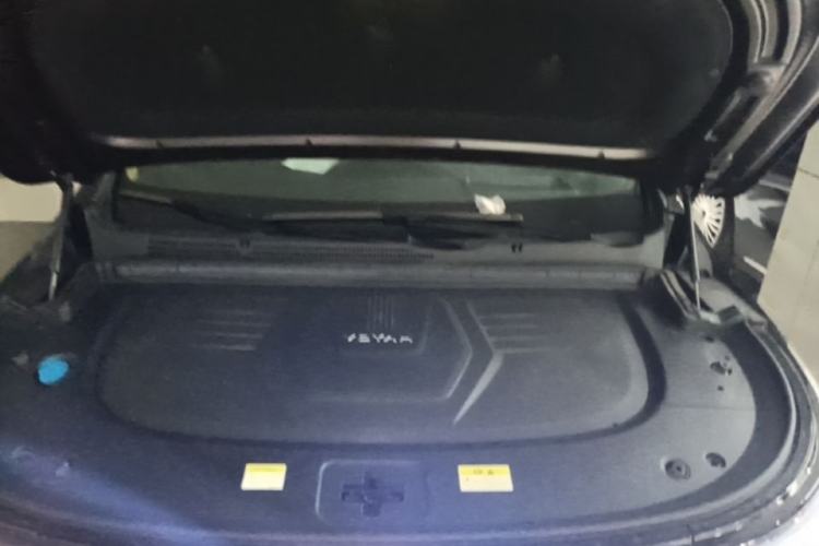 Used VOYAH Dream 2025 PHEV Four-Wheel-Drive Flagship Kunpeng Edition Engine Bay