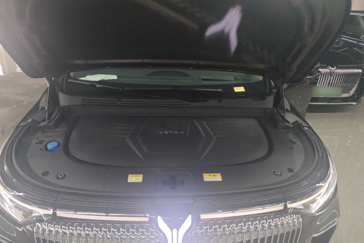 Used VOYAH Dream 2025 PHEV Four-Wheel-Drive Flagship Kunpeng Edition Engine Bay