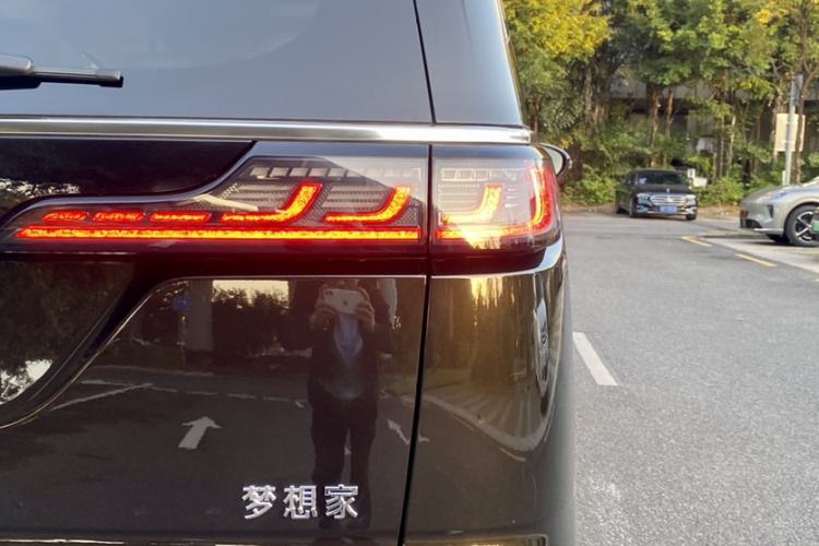 Used VOYAH Dream 2025 PHEV Four-Wheel-Drive Flagship Kunpeng Edition Exterior 3