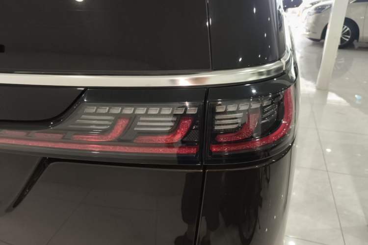 Used VOYAH Dream 2025 PHEV Four-Wheel Drive Prestige Qiankun Edition Exterior 3