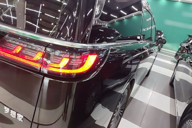 Used VOYAH Dream 2025 PHEV Four-Wheel-Drive Flagship Kunpeng Edition Exterior 3