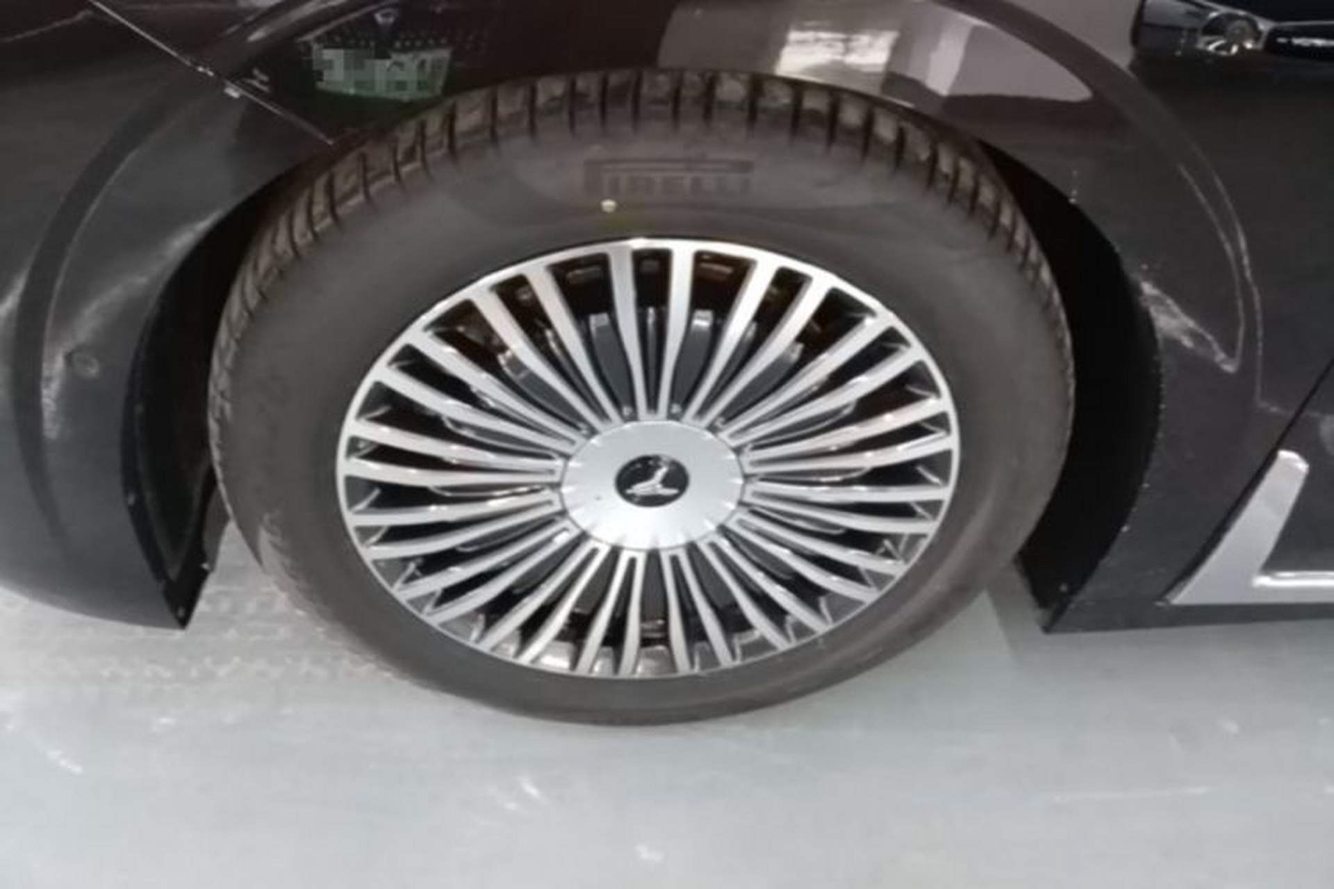 Used VOYAH Dream 2025 PHEV Four-Wheel-Drive Flagship Version – Qiankun Edition Exterior 4