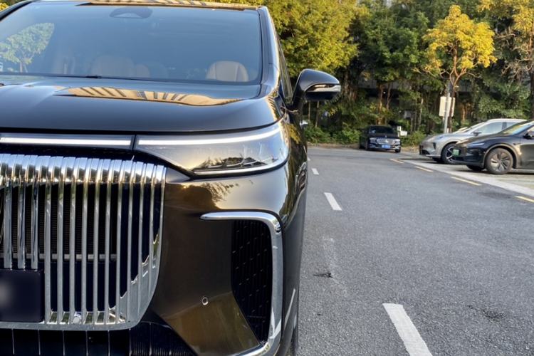 Used VOYAH Dream 2025 PHEV Four-Wheel-Drive Flagship Kunpeng Edition Exterior 4