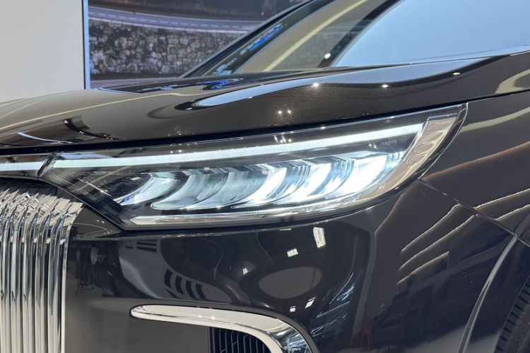 Used VOYAH Dream 2025 PHEV Four-Wheel Drive Prestige Kunpeng Edition Exterior 9