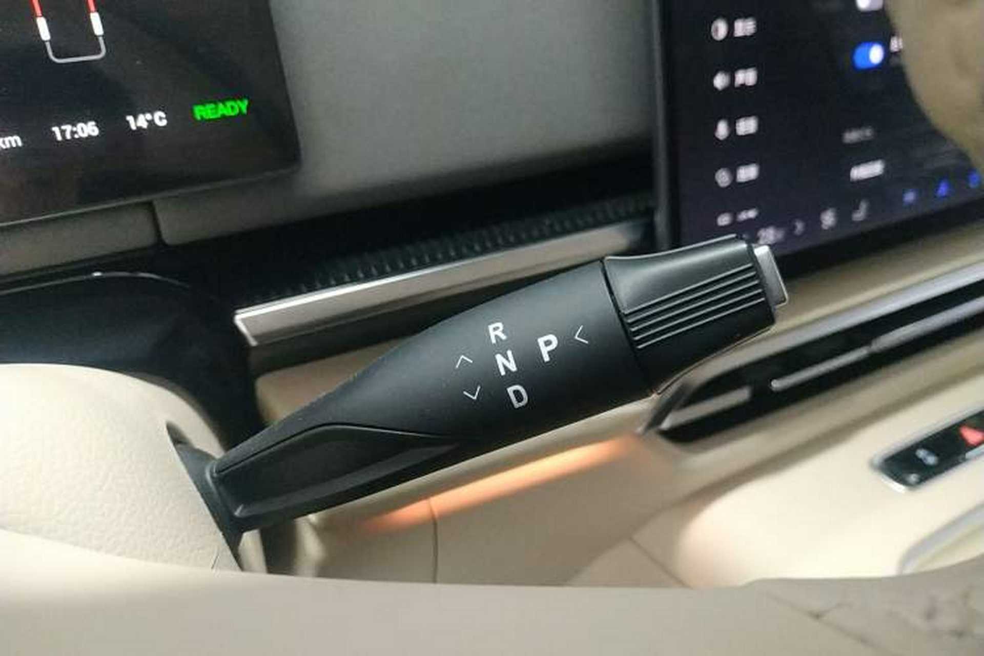 Used VOYAH Dream 2025 PHEV Four-Wheel-Drive Flagship Kunpeng Edition Gear Lever