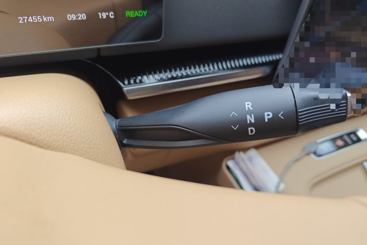 Used VOYAH Dream 2025 PHEV Four-Wheel Drive Prestige Kunpeng Edition Gear Lever