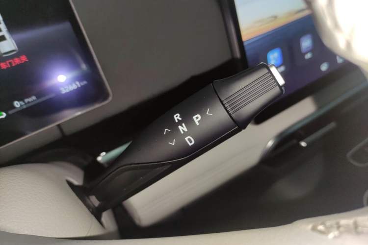 Used VOYAH Dream 2025 PHEV Four-Wheel-Drive Flagship Version – Qiankun Edition Gear Lever