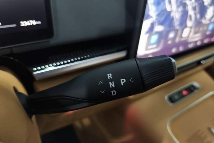 Used VOYAH Dream 2025 PHEV Four-Wheel Drive Prestige Qiankun Edition Gear Lever