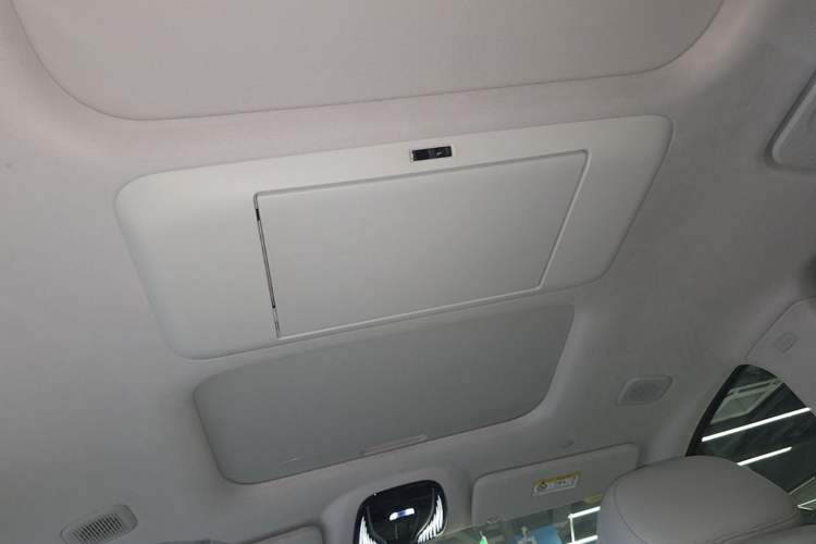 Used VOYAH Dream 2025 PHEV Four-Wheel-Drive Flagship Version – Qiankun Edition Headliner