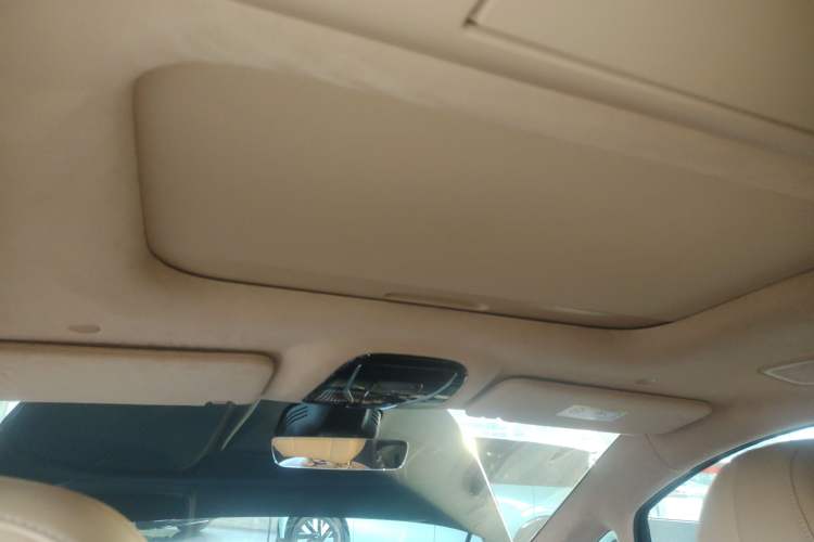 Used VOYAH Dream 2025 PHEV Four-Wheel-Drive Flagship Kunpeng Edition Headliner