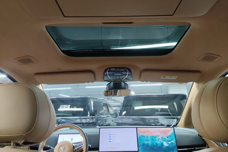 Used VOYAH Dream 2025 PHEV Four-Wheel-Drive Flagship Kunpeng Edition Headliner