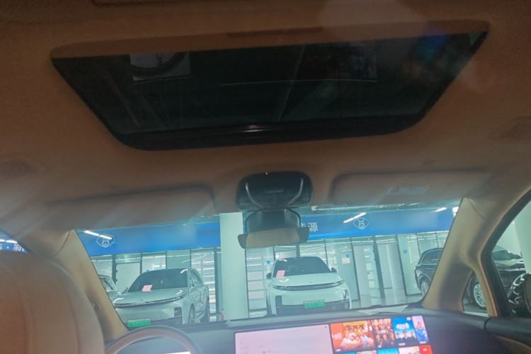 Used VOYAH Dream 2025 PHEV Four-Wheel-Drive Flagship Kunpeng Edition Headliner
