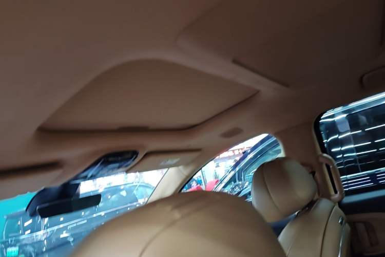 Used VOYAH Dream 2025 PHEV Four-Wheel-Drive Flagship Kunpeng Edition Headliner