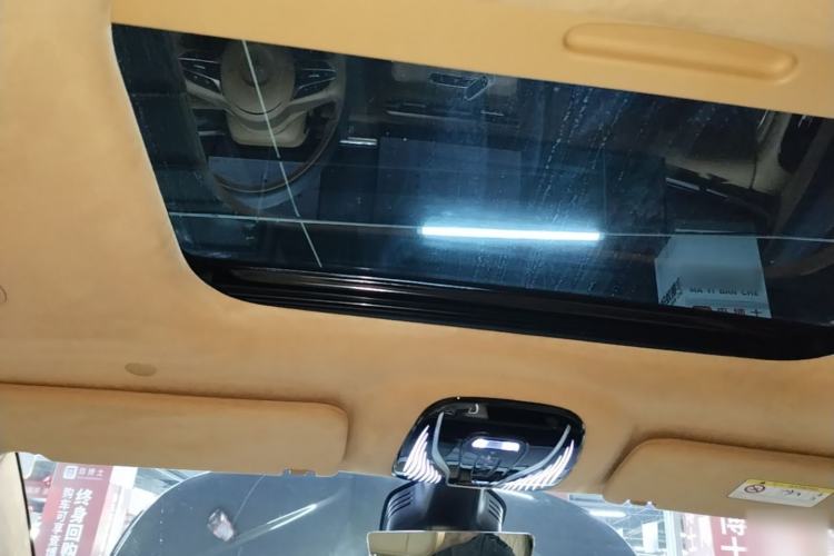 Used VOYAH Dream 2025 PHEV Four-Wheel-Drive Flagship Kunpeng Edition Headliner