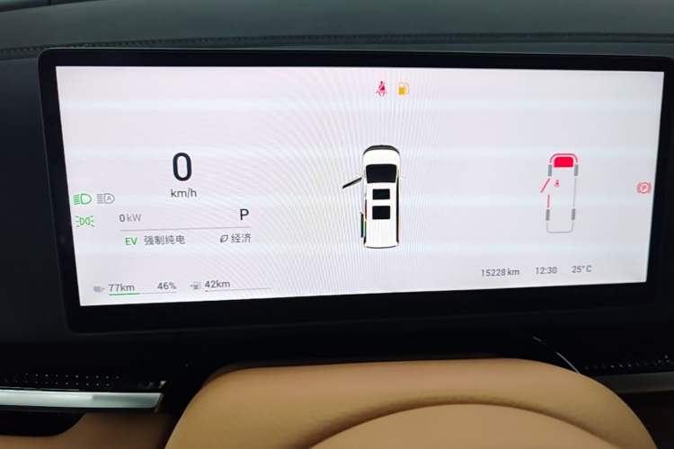 Used VOYAH Dream 2025 PHEV Four-Wheel-Drive Flagship Kunpeng Edition Instrument Cluster