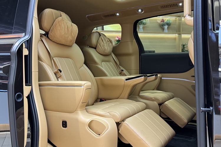 Used VOYAH Dream 2025 PHEV Four-Wheel Drive Prestige Kunpeng Edition Interior 1