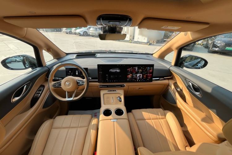 Used VOYAH Dream 2025 PHEV Four-Wheel-Drive Flagship Kunpeng Edition Interior 10