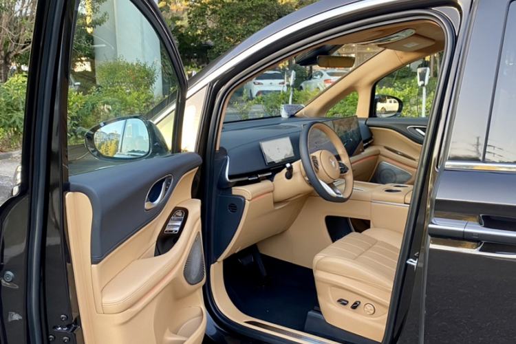 Used VOYAH Dream 2025 PHEV Four-Wheel-Drive Flagship Kunpeng Edition Interior 4