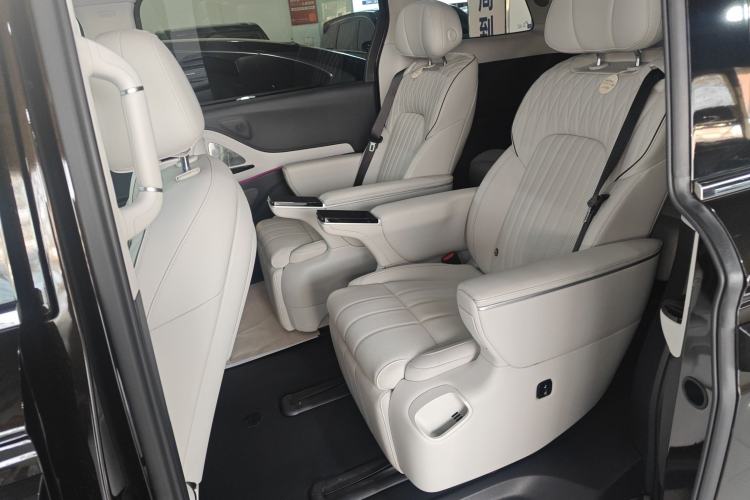 Used VOYAH Dream 2025 PHEV Four-Wheel-Drive Flagship Kunpeng Edition Interior 4