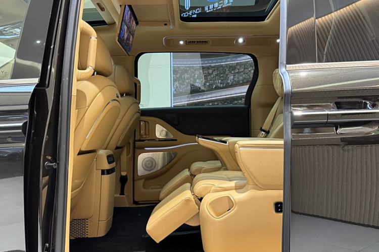 Used VOYAH Dream 2025 PHEV Four-Wheel Drive Prestige Kunpeng Edition Interior 4