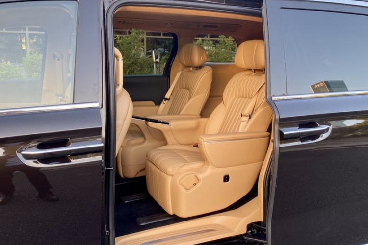 Used VOYAH Dream 2025 PHEV Four-Wheel-Drive Flagship Kunpeng Edition Interior 6
