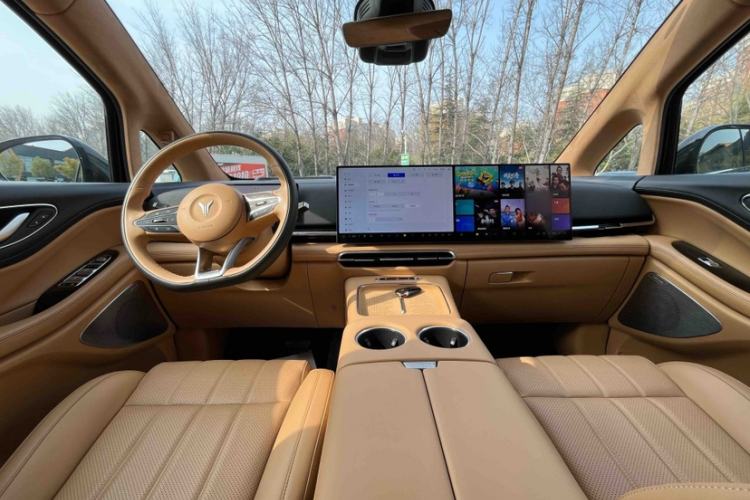 Used VOYAH Dream 2025 PHEV Four-Wheel-Drive Flagship Kunpeng Edition Interior 7