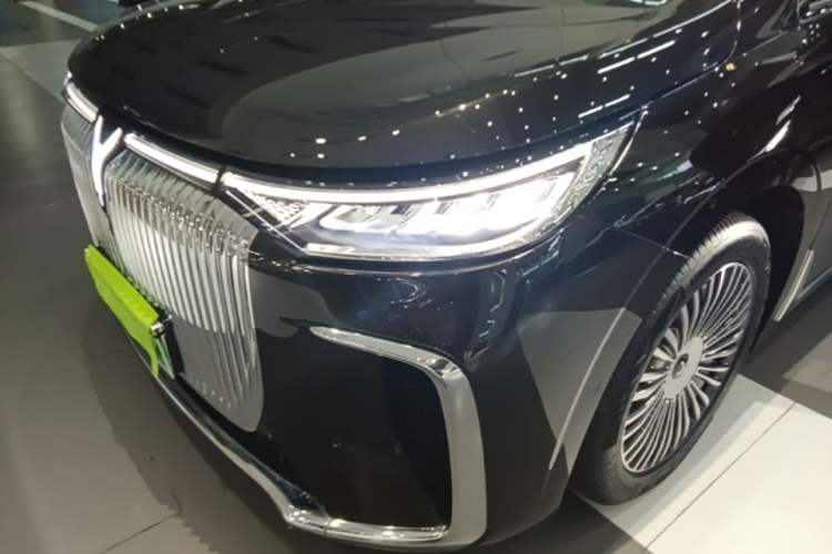 Used VOYAH Dream 2025 PHEV Four-Wheel Drive Prestige Kunpeng Edition Left Front Headlight