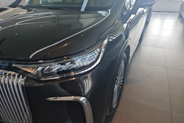 Used VOYAH Dream 2025 PHEV Four-Wheel-Drive Flagship Kunpeng Edition Left Front Headlight