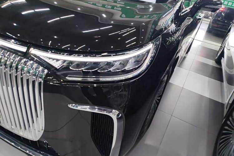 Used VOYAH Dream 2025 PHEV Four-Wheel-Drive Flagship Kunpeng Edition Left Front Headlight