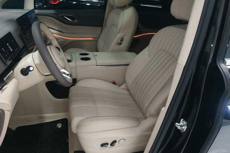 Used VOYAH Dream 2025 PHEV Four-Wheel-Drive Flagship Kunpeng Edition Left Front Seat