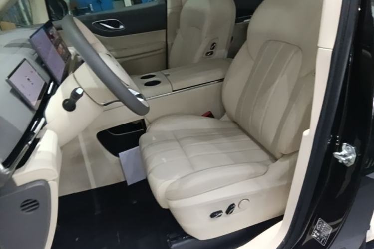 Used VOYAH Dream 2025 PHEV Four-Wheel Drive Prestige Kunpeng Edition Left Front Seat