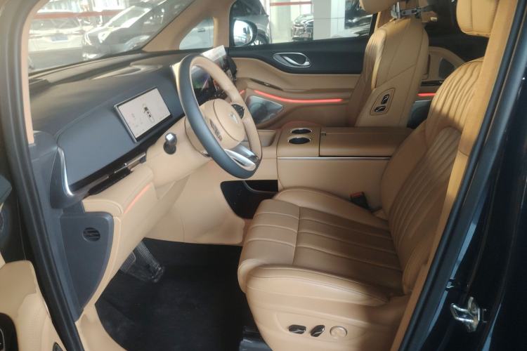 Used VOYAH Dream 2025 PHEV Four-Wheel-Drive Flagship Kunpeng Edition Left Front Seat