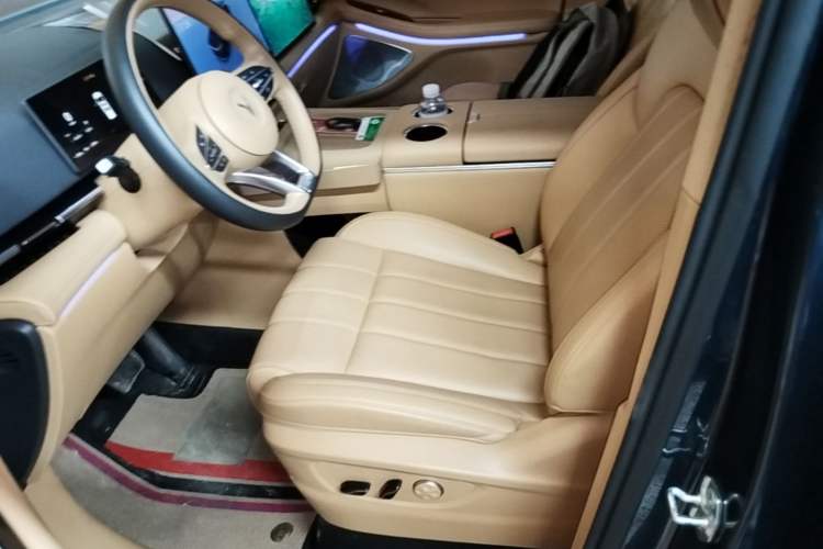 Used VOYAH Dream 2025 PHEV Four-Wheel Drive Prestige Kunpeng Edition Left Front Seat
