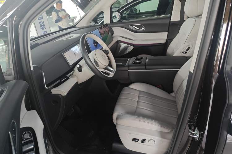 Used VOYAH Dream 2025 PHEV Four-Wheel-Drive Flagship Kunpeng Edition Left Front Seat